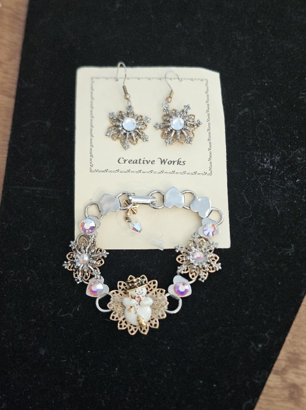 Christmas Gold and White Snowflake Bracelet & Earring Set